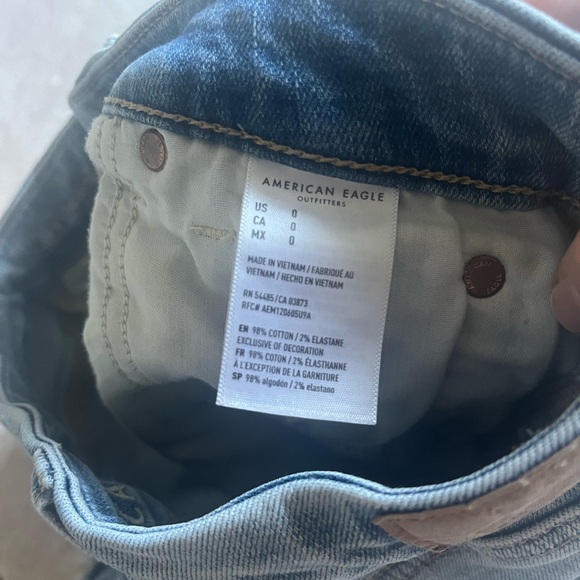 American Eagle curvy high rise shorts - Picture 2 of 6